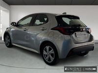 Usado Toyota Yaris Hybrid Active 116 CV (85 kW) 2024 Gris / plata Berlina