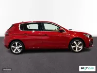 Usado Peugeot 308 130 CV (95 kW) 2019 Rojo Berlina