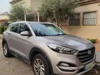 Usado Hyundai Tucson Style 141 CV (103 kW) 2018 Gris / plata SUV