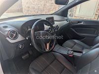 Usado Mercedes B200 136 CV (100 kW) 2014 Blanco Utilitario