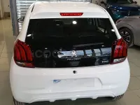 Usado Peugeot 108 Active 72 CV (52 kW) 2021 Blanco Berlina