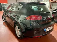 Usado Seat Leon Style 105 CV (77 kW) 2010 Negro Utilitario