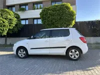 Usado Skoda Fabia Ambition 90 CV (66 kW) 2012 Blanco Berlina