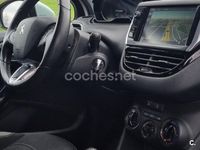Usado Peugeot 208 Active 82 CV (60 kW) 2015 Blanco Utilitario