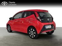 Usado Toyota Aygo X-play 72 CV (52 kW) 2021 Rojo Utilitario