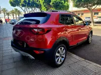 Usado Kia Stonic 100 CV (73 kW) 2022 Rojo SUV