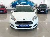 Usado Ford Fiesta Trend 75 CV (55 kW) 2015 Blanco Utilitario