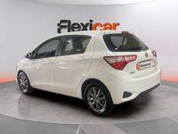 Usado Toyota Yaris Hybrid Active 100 CV (73 kW) 2019 Blanco Berlina