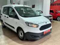 Usado Ford Tourneo Courier Trend 75 CV (55 kW) 2015 Blanco Monovolumen