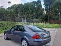 Usado Ford Mondeo Trend 125 CV (91 kW) 2002 Gris / plata Berlina