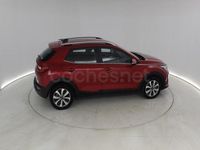 Usado Kia Stonic 100 CV (73 kW) 2025 Rojo SUV