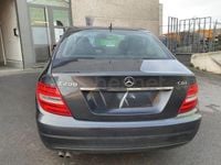 Usado Mercedes C200 Elegance 136 CV (100 kW) 2014 Azul Familiar