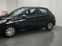 Usado Peugeot 206+ 70 CV (51 kW) 2012 Negro Utilitario