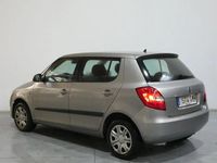 Usado Skoda Fabia Style 105 HP (77 kW) 2010 Cinzento Citadino