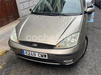 Usado Ford Focus Ambiente 100 CV (73 kW) 2003 Gris / plata Berlina