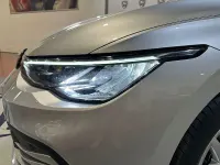 Usado VW Golf VIII Life 115 CV (84 kW) 2022 Gris / plata Berlina