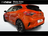 Usado Renault Clio V Techno 143 CV (105 kW) 2024 Naranja Utilitario