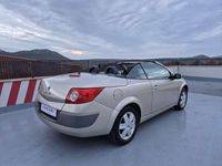 Usado Renault Mégane Cabriolet Dynamique 111 CV (81 kW) 2004 Beige Descapotable