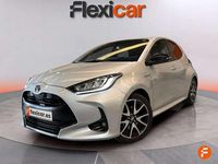 Usado Toyota Yaris Hybrid Style 116 CV (85 kW) 2021 Gris Utilitario