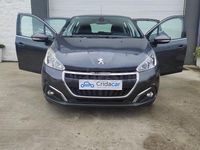 Usado Peugeot 208 Allure 100 CV (73 kW) 2017 Gris / plata Utilitario