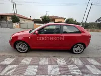 Usado Audi A3 Attraction 140 CV (102 kW) 2006 Rojo Utilitario