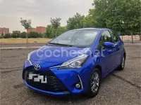 Usado Toyota Yaris Active 111 CV (81 kW) 2018 Azul Berlina