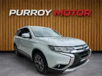 Usado Mitsubishi Outlander Motion 150 CV (110 kW) 2016 Blanco SUV