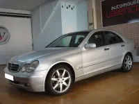 Usado Mercedes C220 Classic 143 CV (105 kW) 2000 Gris Berlina