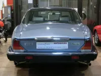 Usado Jaguar XJ6 Sovereign 204 CV (150 kW) 1986 Azul Berlina