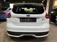 Usado Ford Focus ST 250 CV (183 kW) 2016 Blanco Berlina