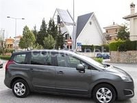Usado Peugeot 5008 Style 115 CV (84 kW) 2014 Gris / plata Monovolumen