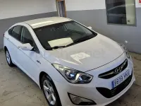 Usado Hyundai i40 115 CV (84 kW) 2013 Blanco Berlina