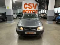 Usado Volvo V40 109 CV (80 kW) 2004 Gris Familiar