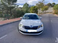 Usado Skoda Octavia Style 150 CV (110 kW) 2019 Blanco Familiar