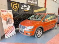 Usado VW Touran 140 CV (102 kW) 2010 Naranja Monovolumen