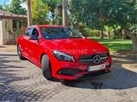 Usado Mercedes CLA180 Shooting Brake AMG line 122 CV (89 kW) 2017 Rojo Familiar
