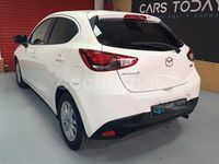 Usado Mazda 2 75 CV (55 kW) 2016 Blanco Berlina