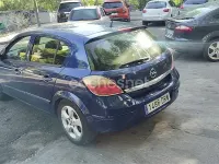 Usado Opel Astra Cosmo 100 CV (73 kW) 2006 Azul Berlina