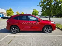 Usado Ford Kuga ST-Line X 225 CV (165 kW) 2020 Granate SUV