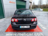 Usado VW Passat Highline 140 CV (102 kW) 2007 Negro Berlina