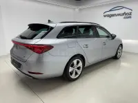 Usado Seat Leon FR 150 CV (110 kW) 2022 Gris / plata Familiar