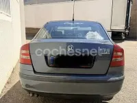 Usado Skoda Octavia Active 105 CV (77 kW) 2006 Gris / plata Berlina