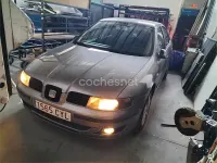 Usado Seat Leon Sport 110 CV (80 kW) 2004 Gris / plata Utilitario