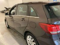 Usado Mercedes B200 136 CV (100 kW) 2016 Marrón Monovolumen