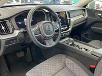 Usado Volvo XC60 Core 350 CV (257 kW) 2023 Gris / plata SUV