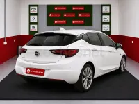 Usado Opel Astra Selective 110 CV (80 kW) 2018 Blanco Berlina