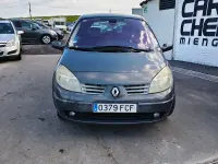 Usado Renault Grand Scénic II Dynamique 111 CV (81 kW) 2006 Gris / plata Monovolumen