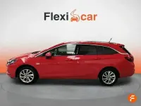 Usado Opel Astra Selective 110 CV (80 kW) 2019 Rojo Familiar