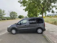 Usado Peugeot Partner Tepee Style 100 CV (73 kW) 2016 Gris / plata Monovolumen