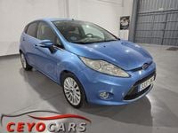 Usado Ford Fiesta Ghia 96 CV (70 kW) 2009 Azul Berlina
